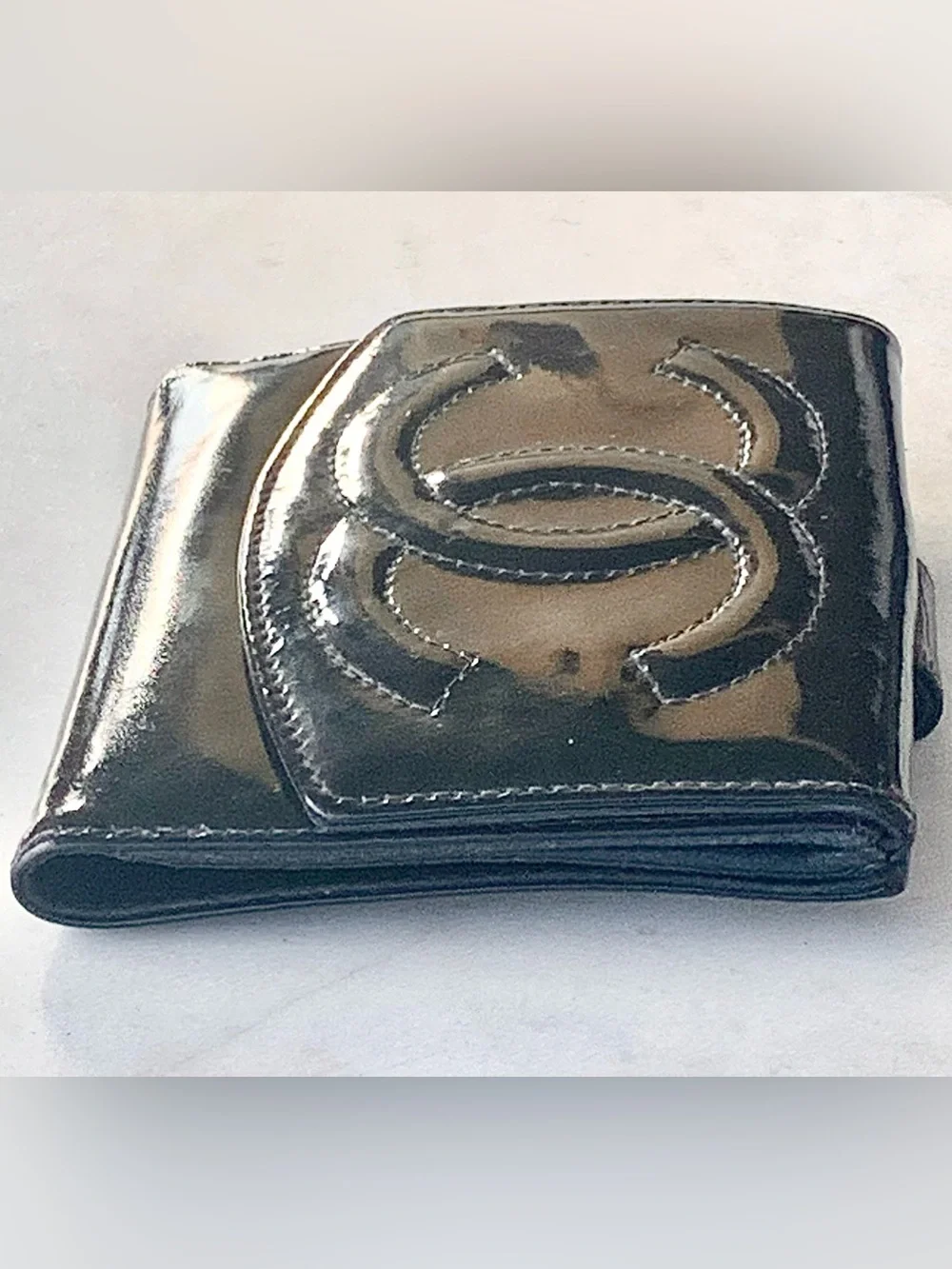 CHANEL Black Patent Leather Mini Bi-fold Wallet with CC Logo VINTAGE 1996